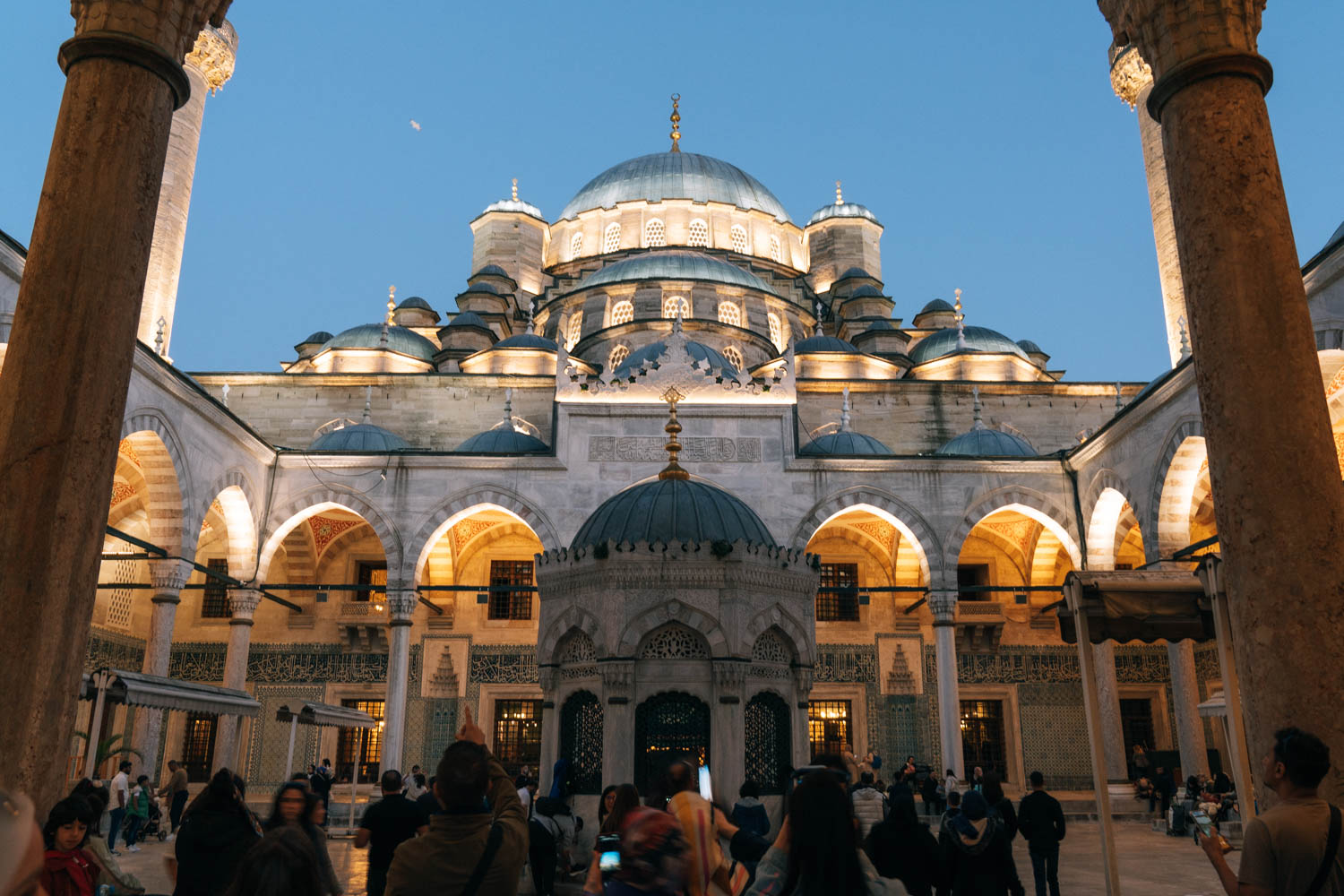 Things to do in Istanbul - Yeni Cami Mosque at dusk