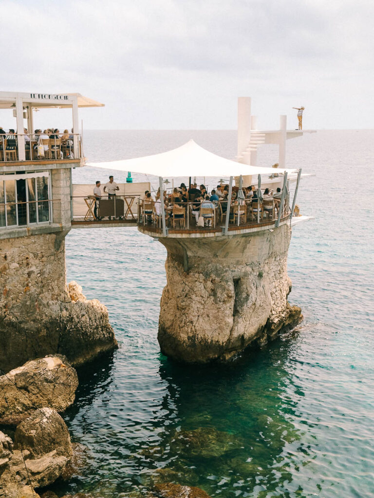 le plongeoir, seaside restaurant in Nice French Riviera