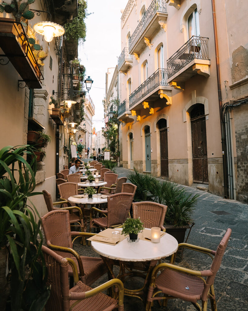 restarants allong the alleys of Origia Syracuse Sicily