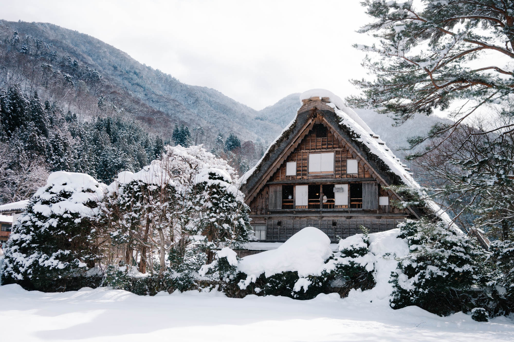 Sirakawa go, traditional alpine mountain village japan